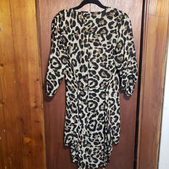 Long flowy leopard print blouse - Picture 2 of 4